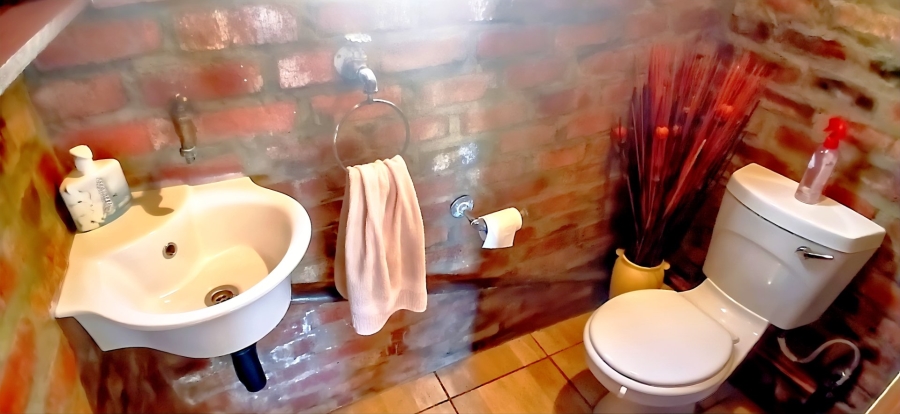 5 Bedroom Property for Sale in Langenhovenpark Free State